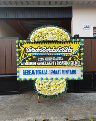 Papan Bunga Duka di Basemah Sersan